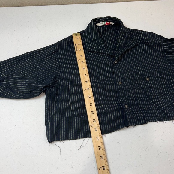 R by Reis Crop Top Size Medium Navy Striped Short Sleeve Distressed Boxy Vintage - Picture 9 of 10